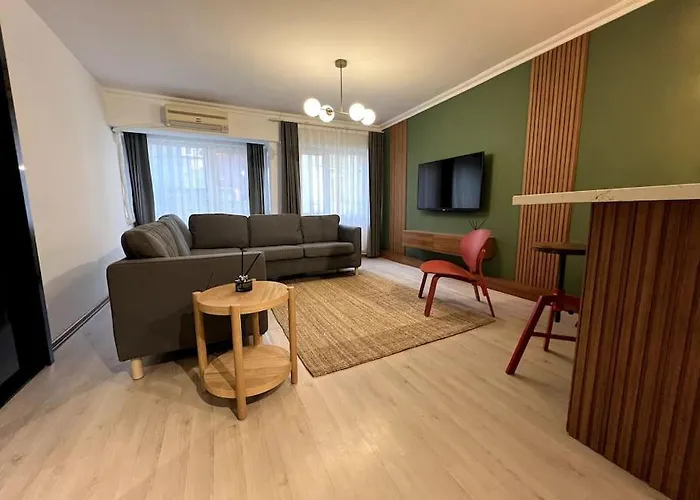 Cozy 2Br Renovated Apartment 1 Min To Metro