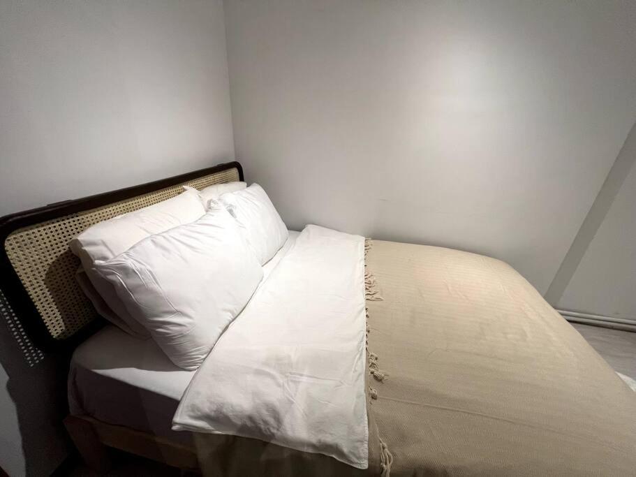 Apartment Cozy 2br Renovated 1 Min To Metro Istanbul